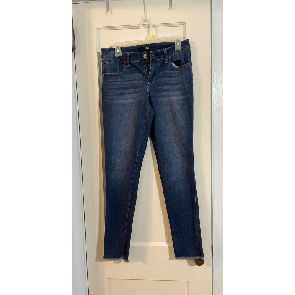 1822 Women’s Slim Skinny Jeans Size 8 Mid Rise Stretch Denim Medium Wash